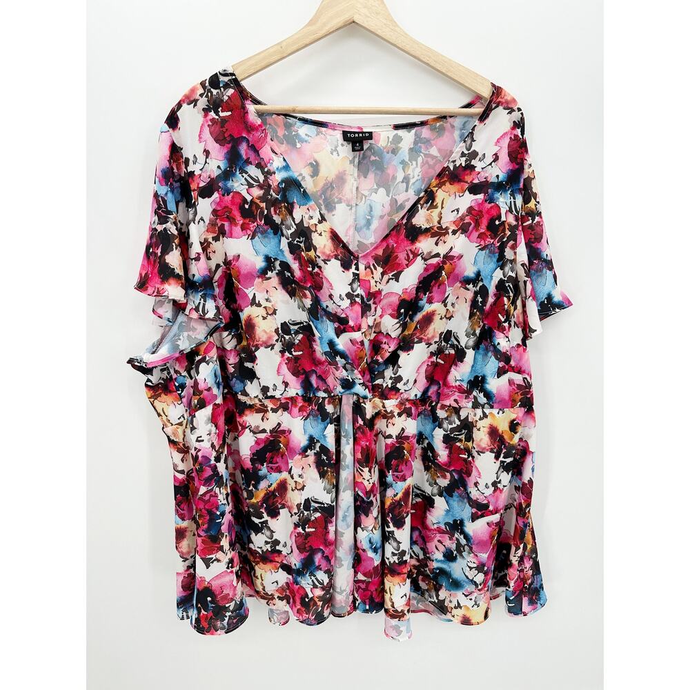 Torrid Womens Floral Blouse Size 4X Feminine Dainty Sheer Bright Ruffle Sleeve